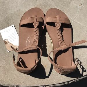 NWOT Rainbow Calafia sandals